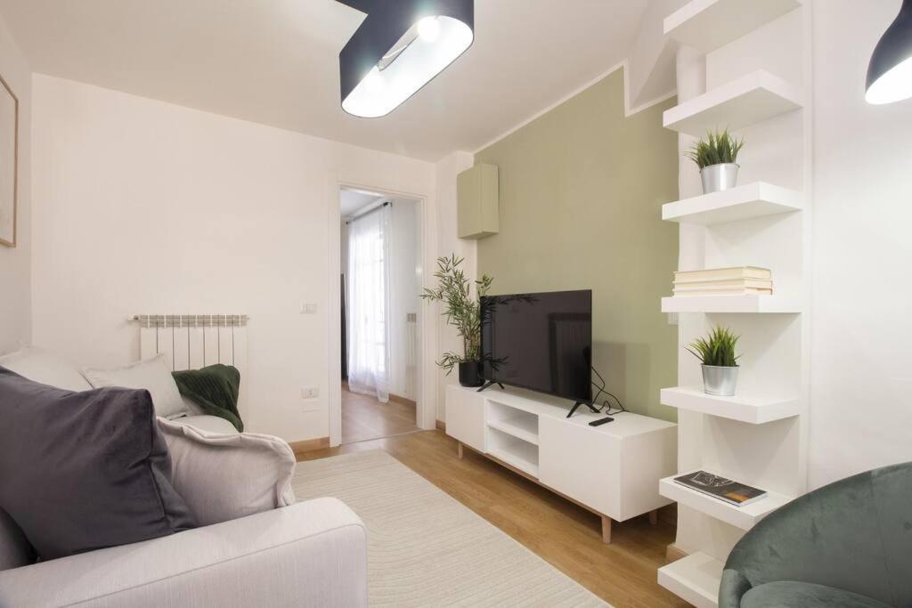 Elegant Flat In The City Centre With Two Suite بيرودجا المظهر الخارجي الصورة